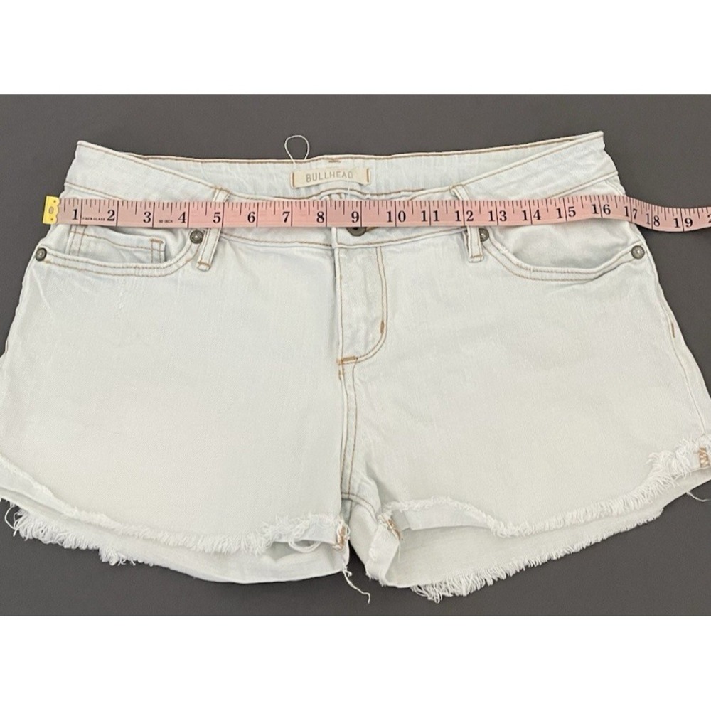 Bullhead Denim Jean Shorts Womens Light Blue Slouchy Distressed Size 9‎ Raw Hem - Picture 8 of 10